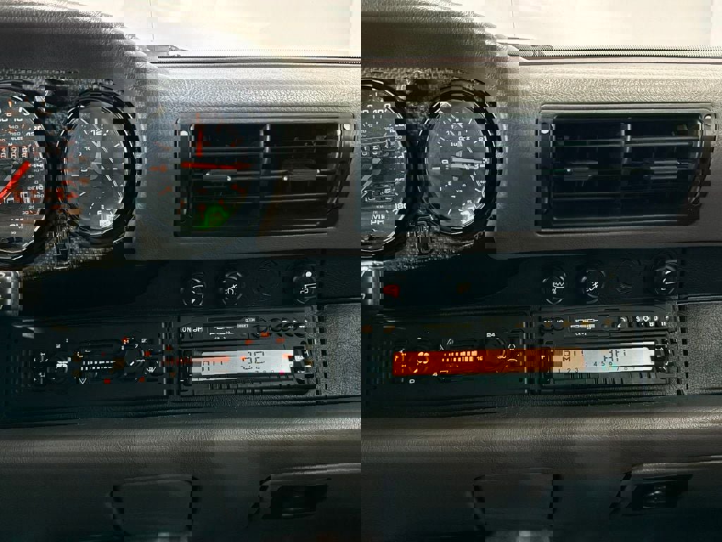 Used 1996 Porsche 911 Cabriolet image 23