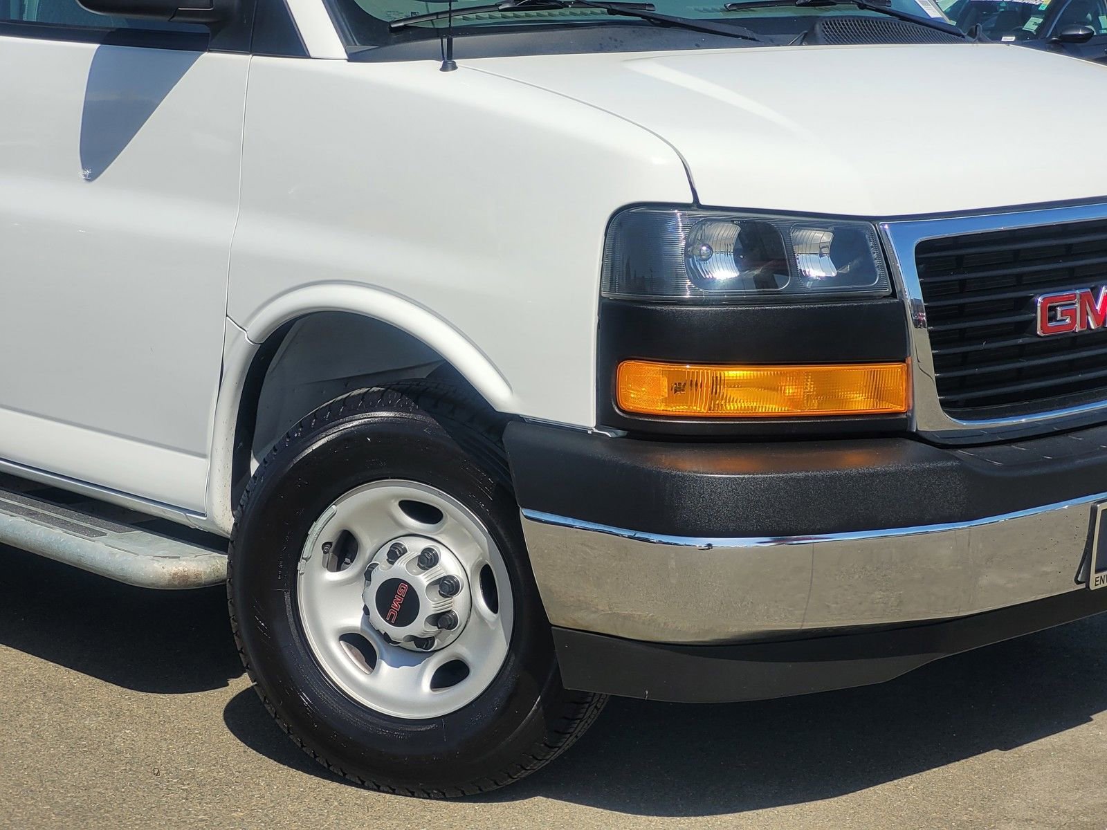 Used 2023 GMC Savana 2500 w/ Driver Convenience Package image 3