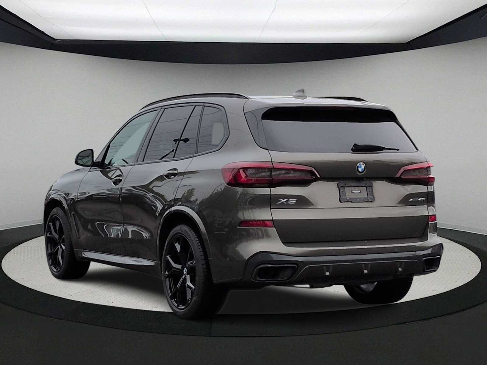 Used 2022 BMW X5 xDrive40i w/ M Sport Package AWD/4WD image 6