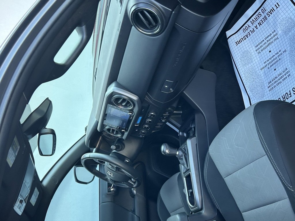 Used 2023 Toyota Tacoma TRD Sport image 18