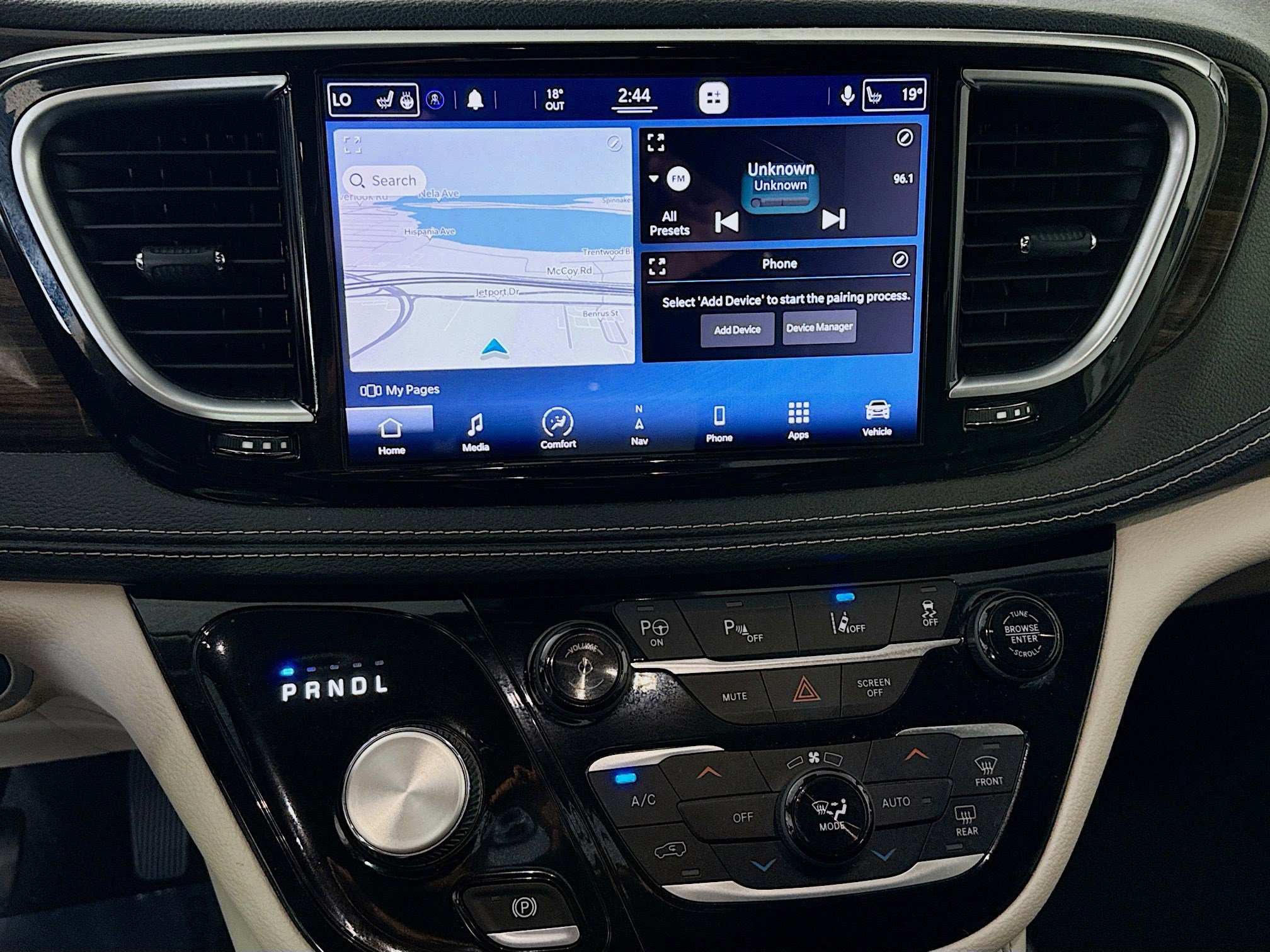 Used 2021 Chrysler Pacifica Limited w/ Premium & Safety Sphere Group image 18