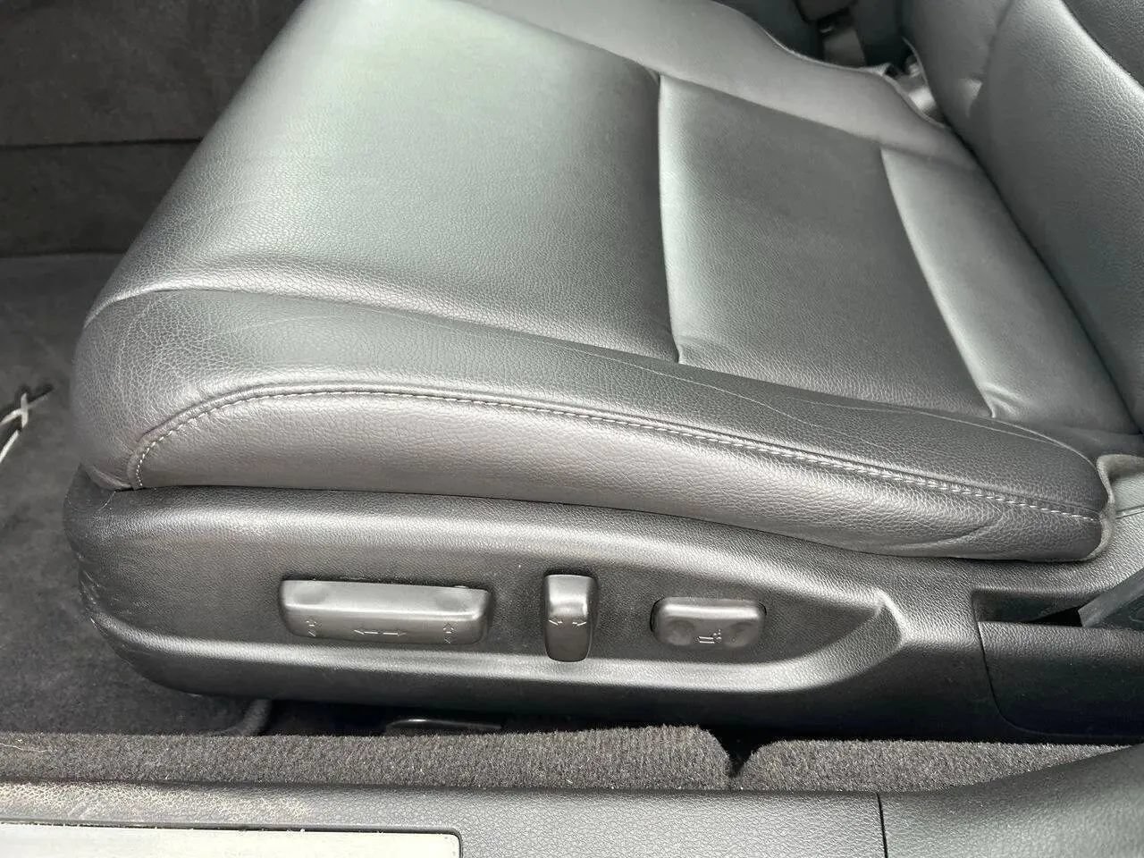 Used 2020 Acura TLX V6 SH-AWD image 11