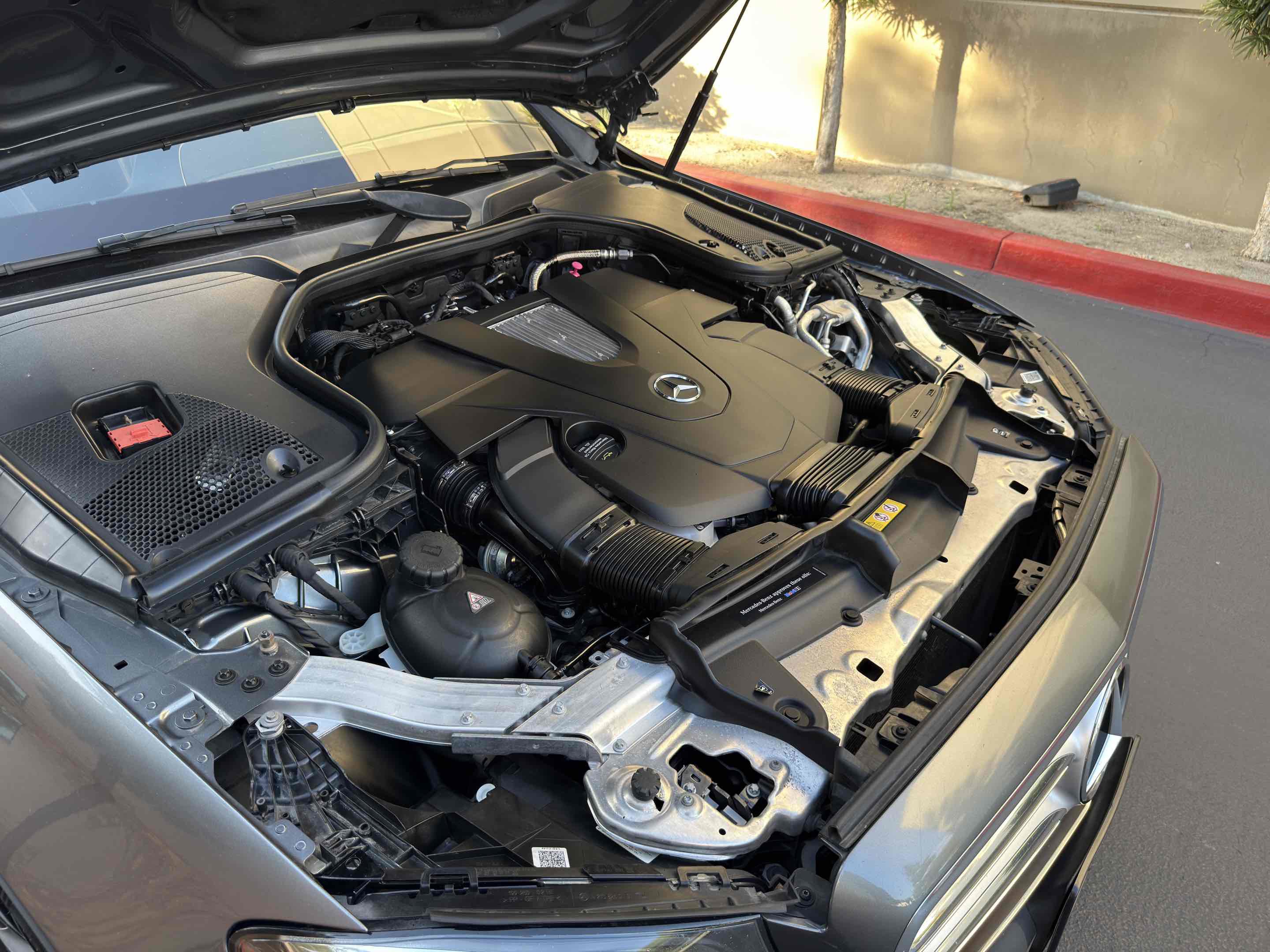 Used 2017 Mercedes-Benz E 400 4MATIC Wagon image 93