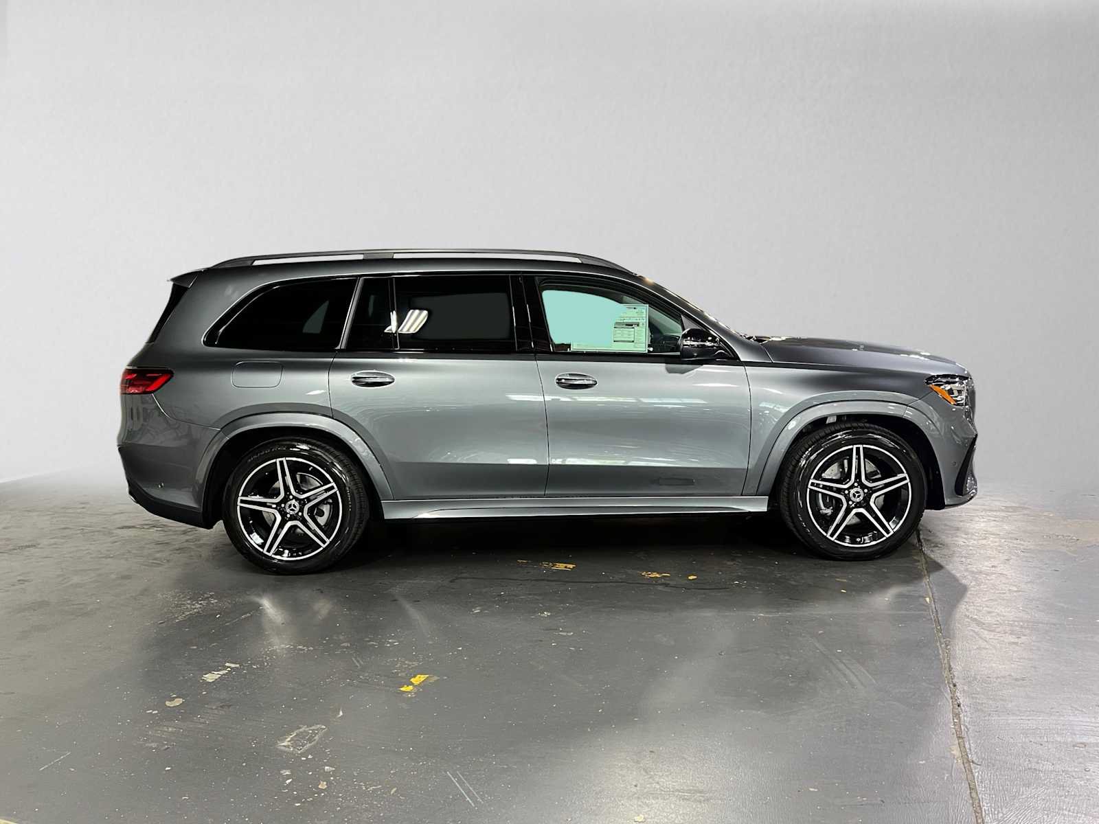 New 2026 Mercedes-Benz GLS 450 4MATIC image 2