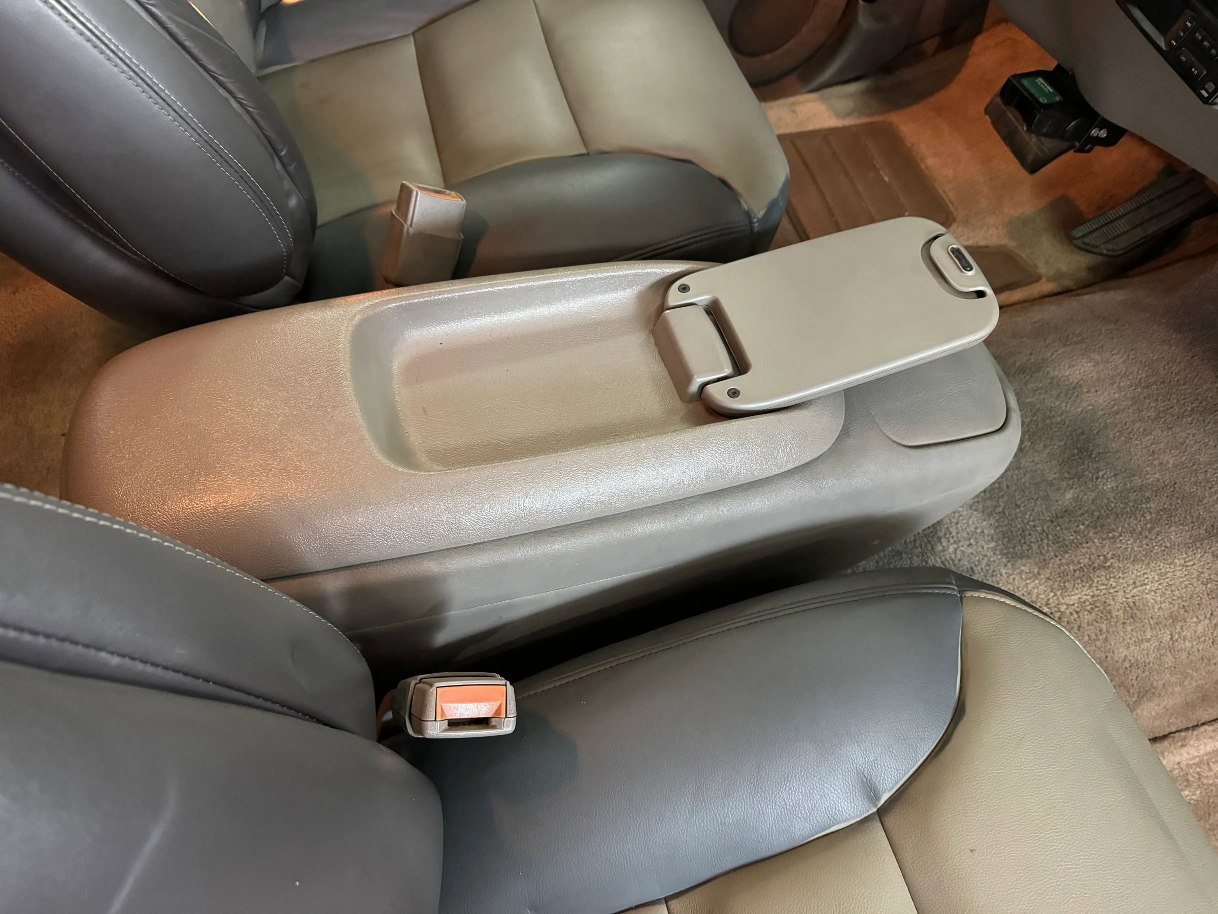 Used 2000 Chevrolet Tahoe Z71 w/ Comfort & Security Pkg AWD/4WD image 31