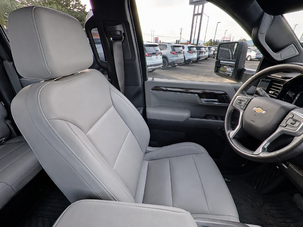 Used 2022 Chevrolet Silverado 1500 LT AWD/4WD image 10