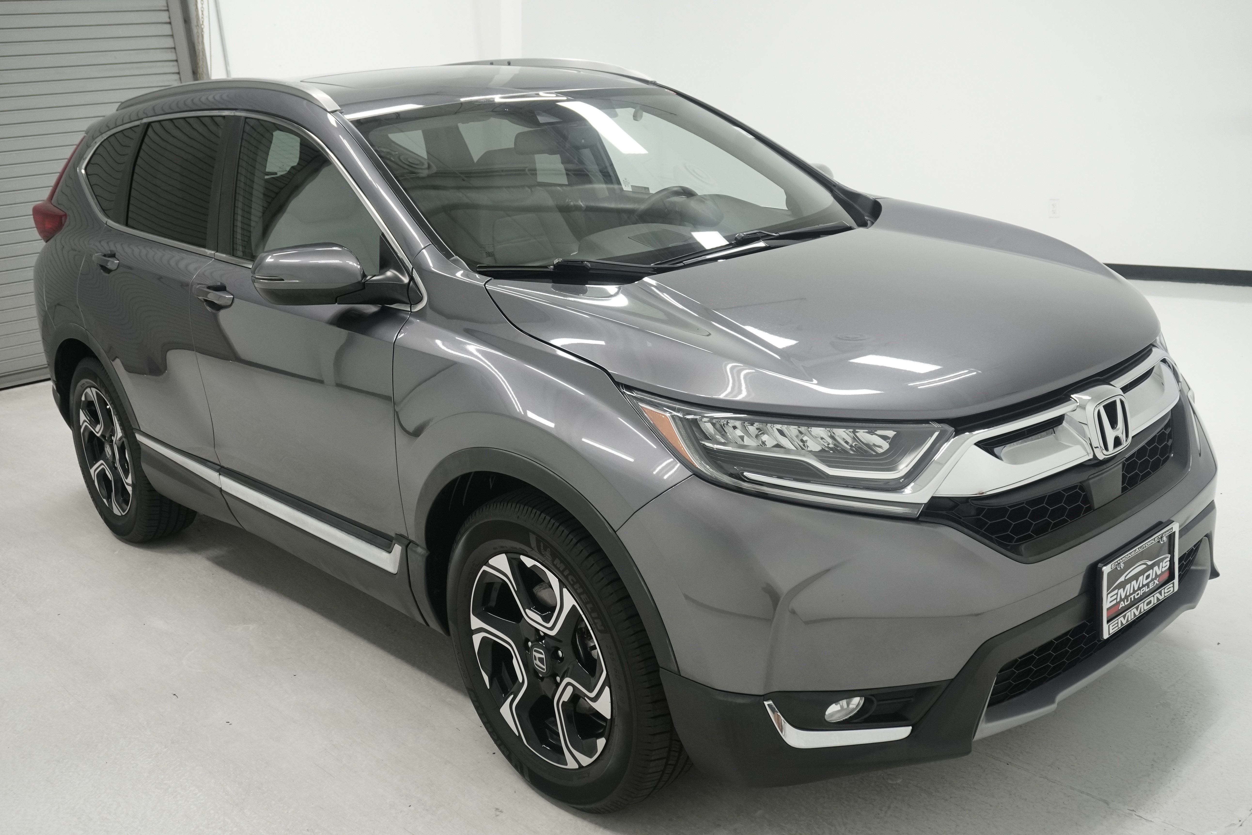 Used 2018 Honda CR-V Touring image 3