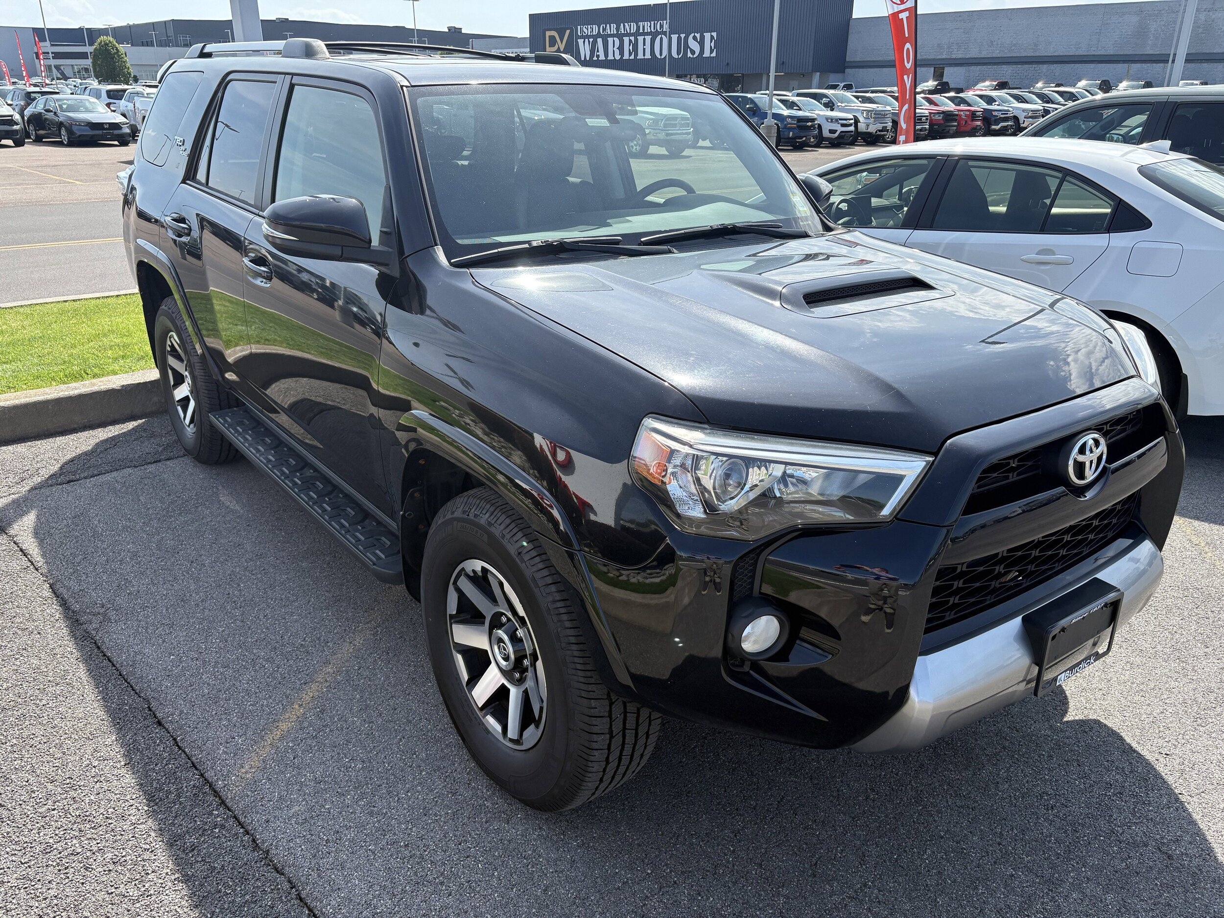 Used 2017 Toyota 4Runner TRD Off-Road Premium AWD/4WD image 2