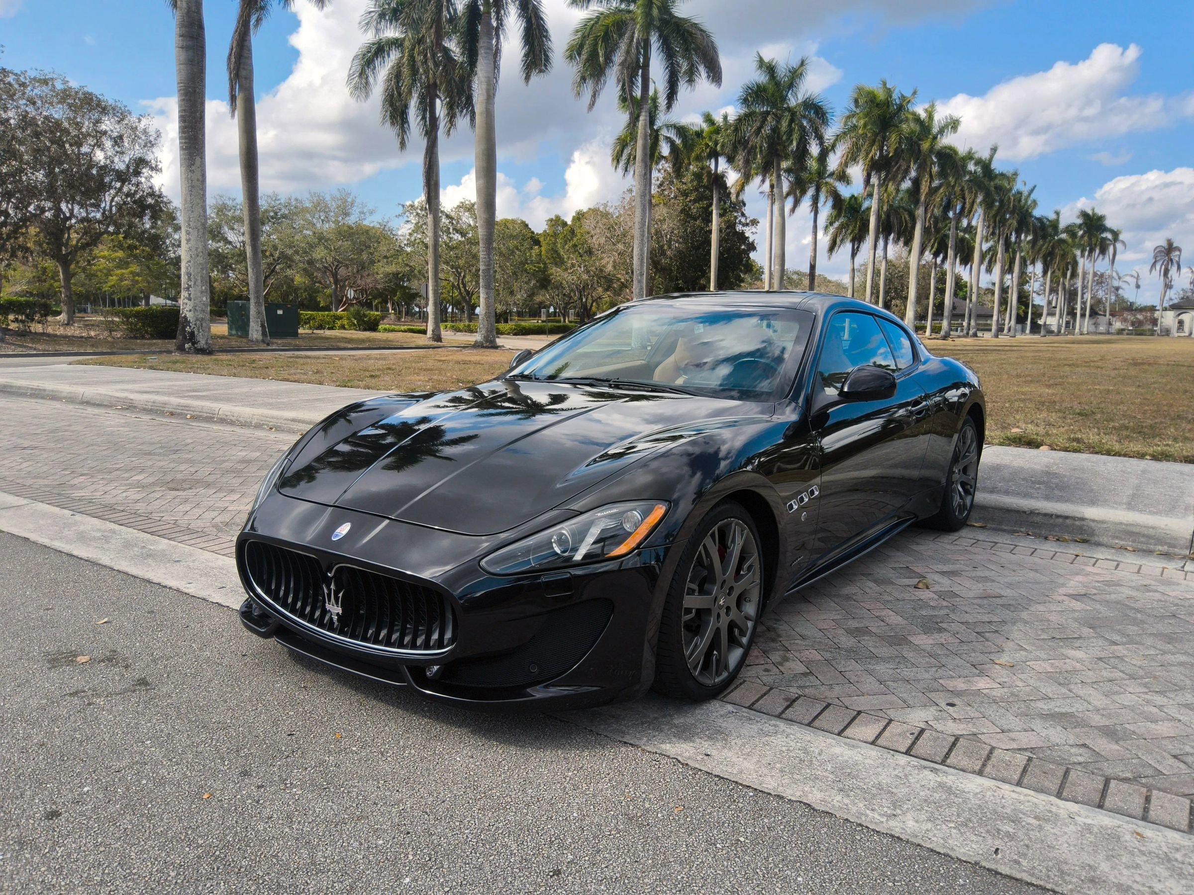 Used 2016 Maserati GranTurismo Sport RWD image 3