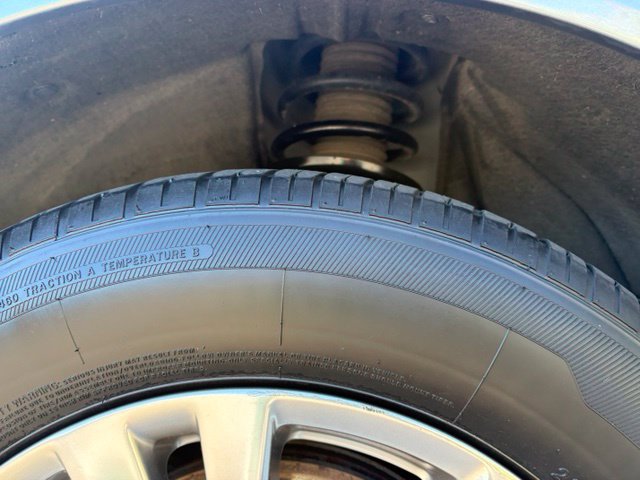 Used 2020 Cadillac XT5 Premium Luxury w/ LPO, Floor Liner Package FWD image 12