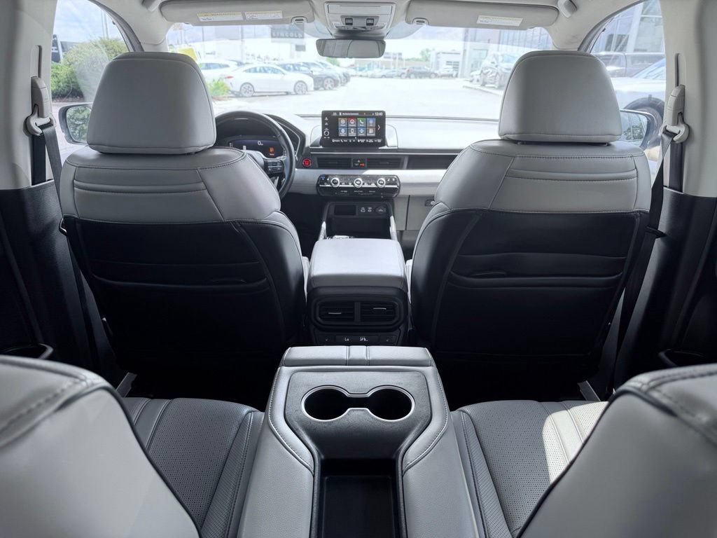 Used 2025 Honda Pilot Elite image 29