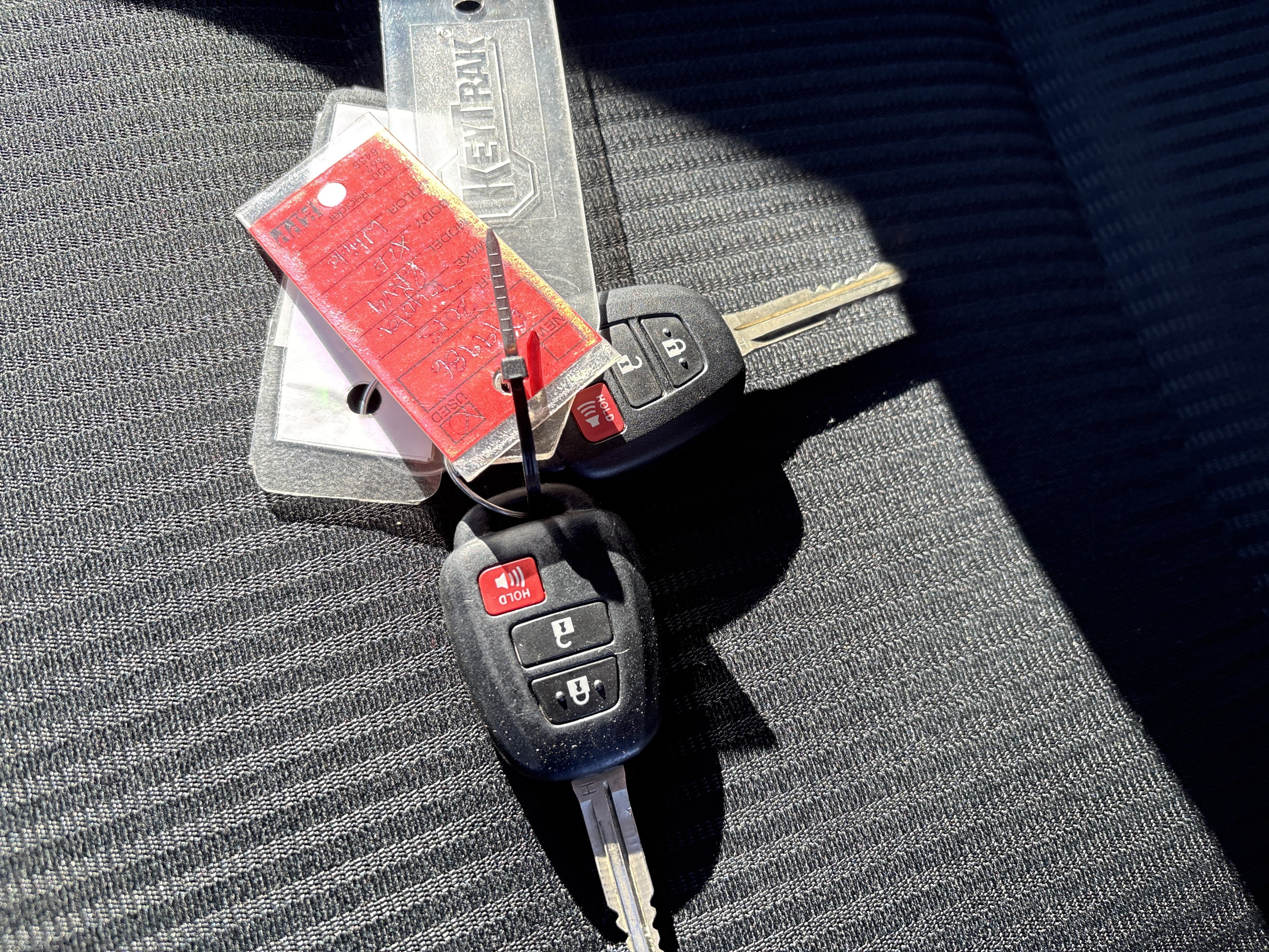 Used 2015 Toyota RAV4 XLE image 36