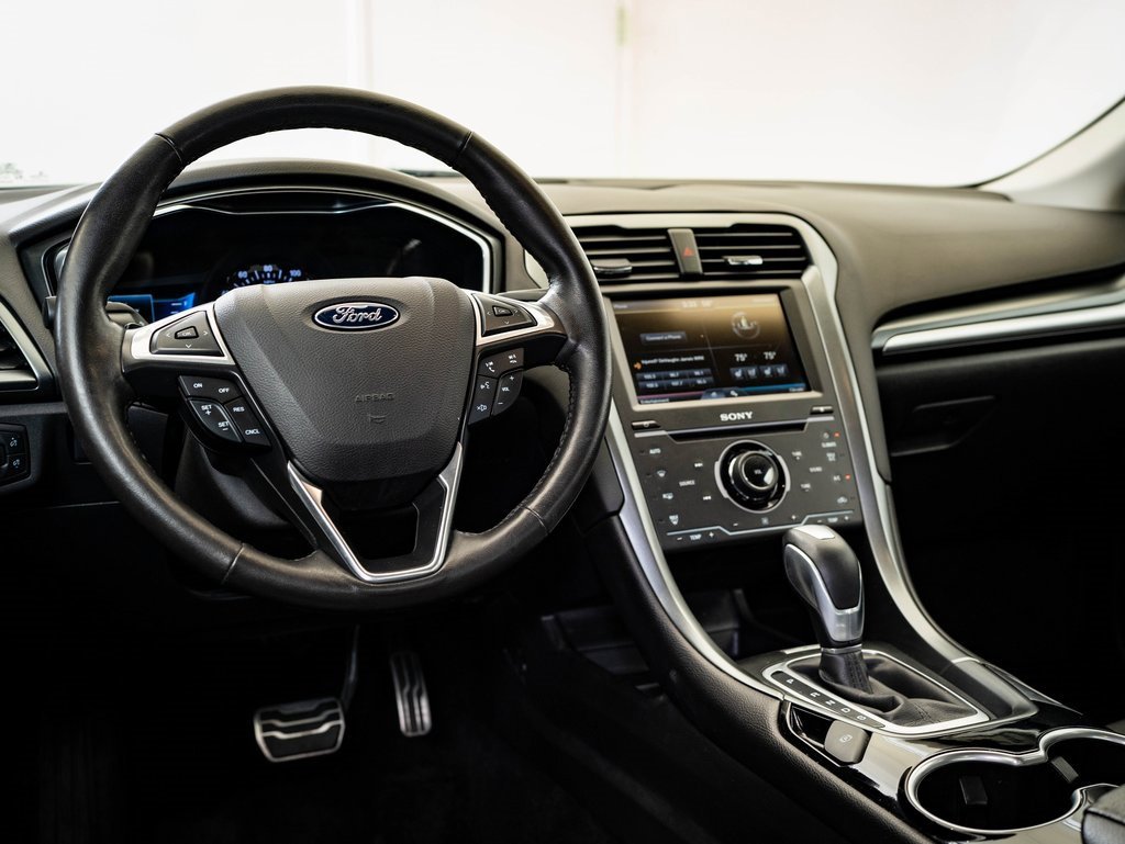 Used 2015 Ford Fusion Titanium image 4