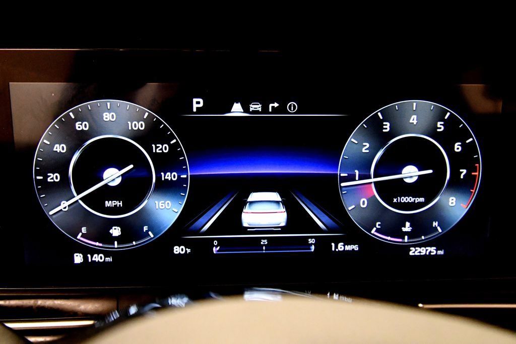 Certified 2023 Kia Carnival SX FWD image 23