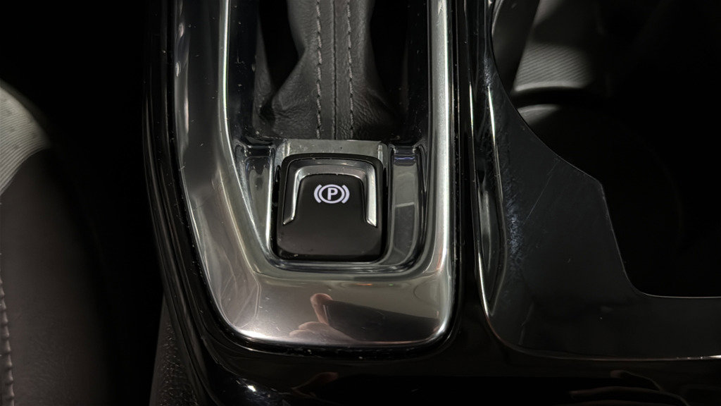 Used 2025 Chevrolet Trax LT w/ LT Convenience Package image 34