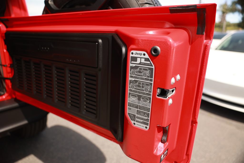 Used 2025 Jeep Wrangler Unlimited Sahara image 39