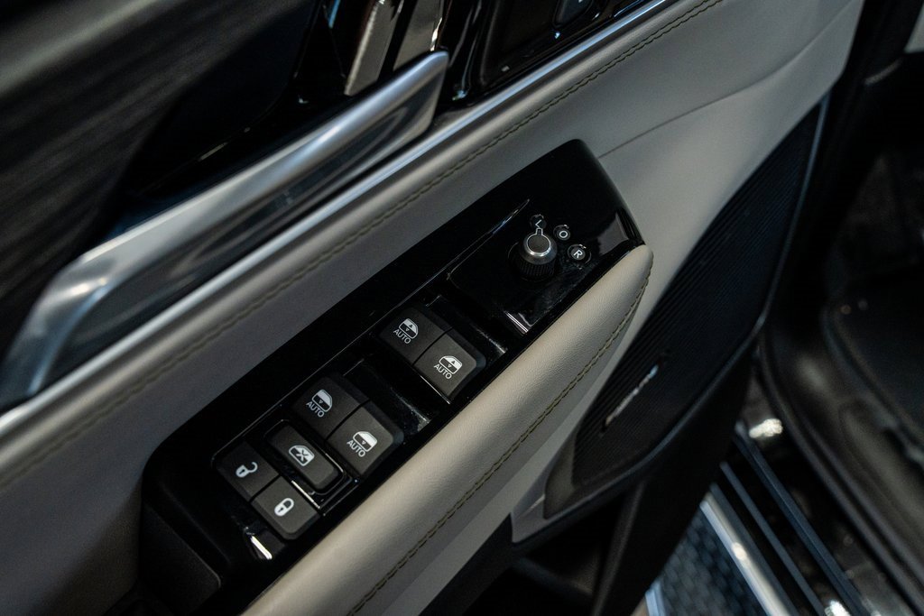 Used 2023 Jeep Wagoneer Series III w/ Preferred Equipment Group image 34