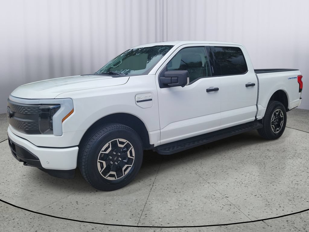 Used 2023 Ford F150 Lightning XLT AWD/4WD image 5