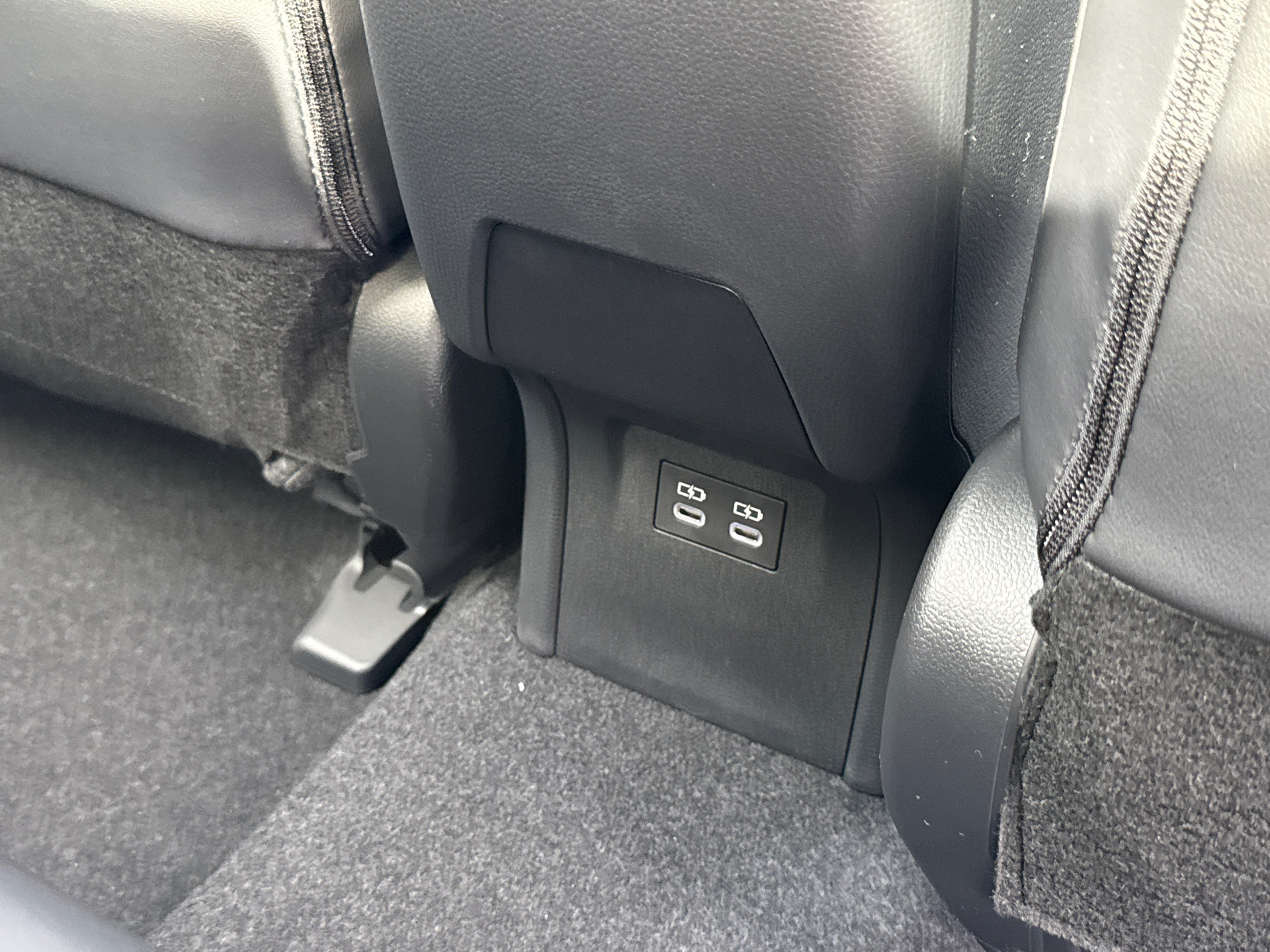 New 2027 Toyota Prius XLE FWD image 19