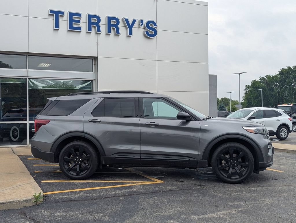 Used 2024 Ford Explorer ST-Line w/ Class IV Trailer Tow Package AWD/4WD image 2