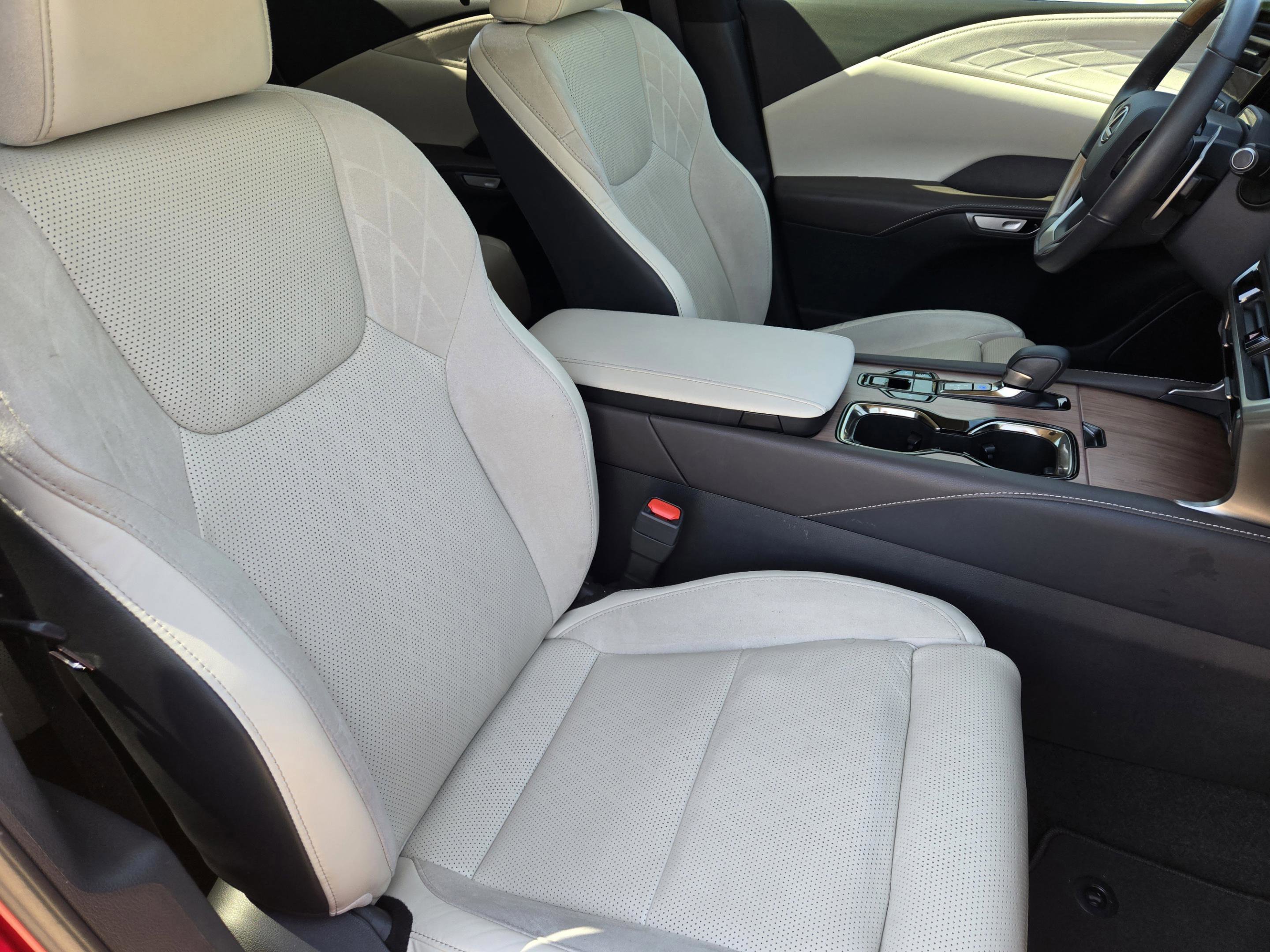 Used 2023 Lexus RX 350 w/ Accessory Package (2T) AWD/4WD image 12