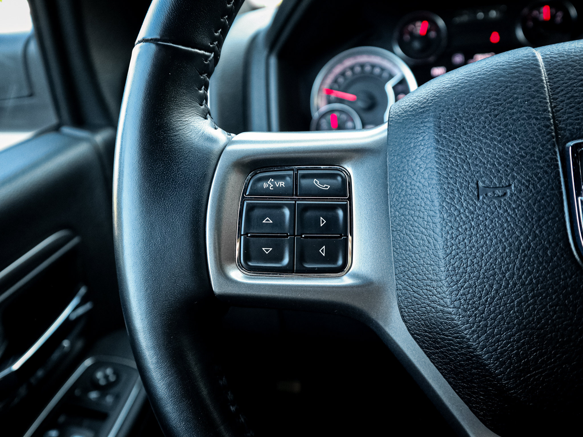 Used 2022 RAM 1500 Warlock AWD/4WD image 19