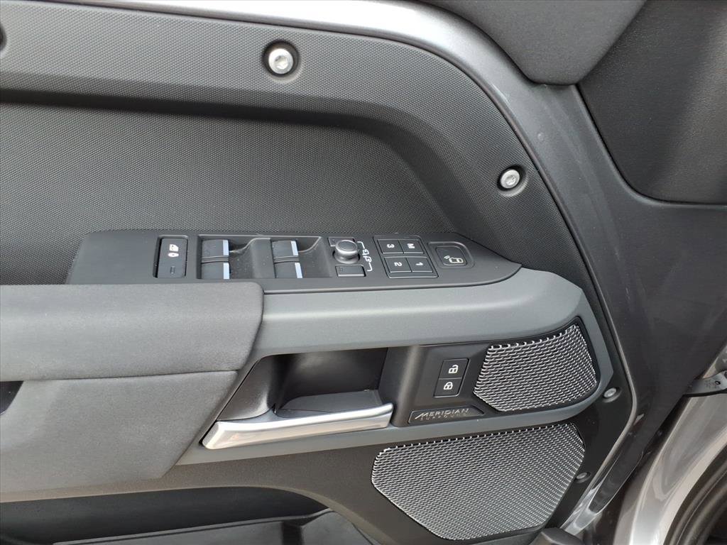 Certified 2023 Land Rover Defender 110 X-Dynamic SE AWD/4WD image 14