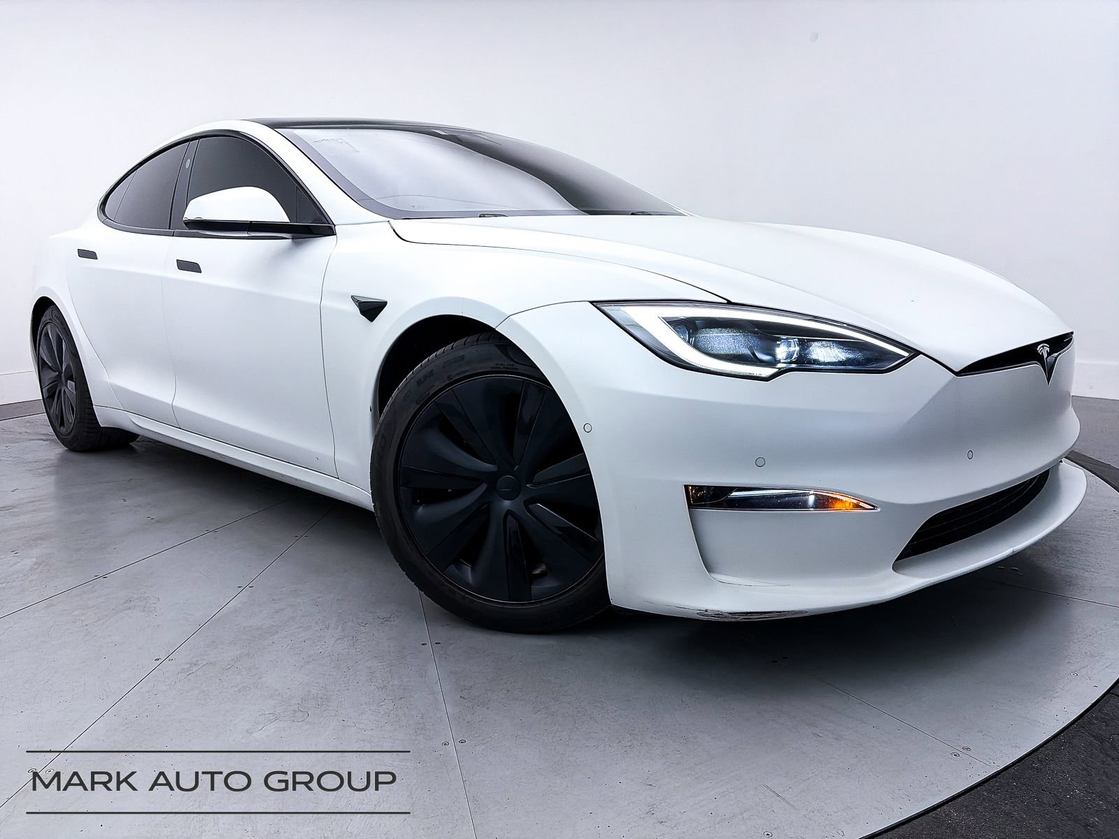 Used 2022 Tesla Model S image 11