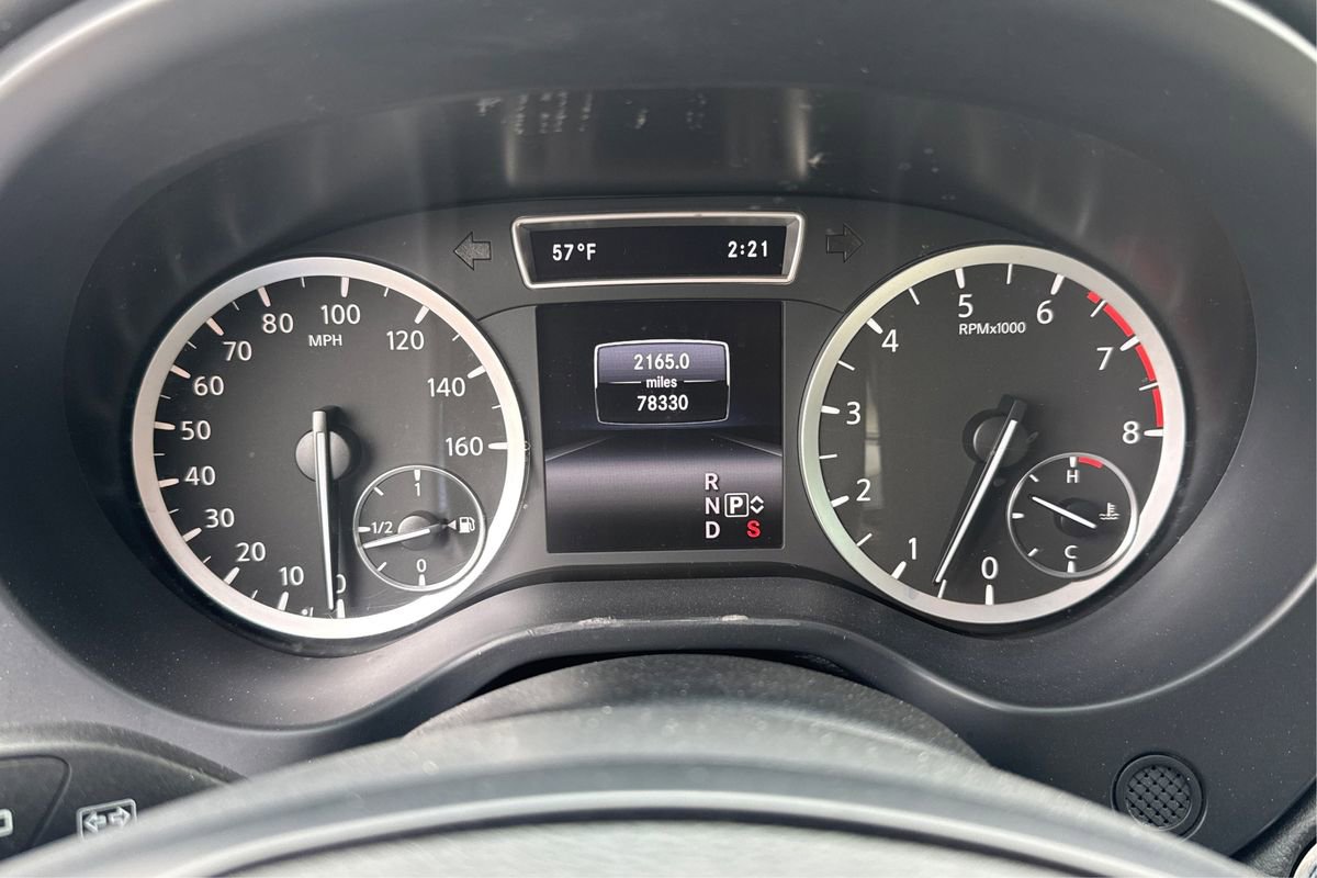 Used 2017 INFINITI QX30 Premium w/ Technology Package image 17