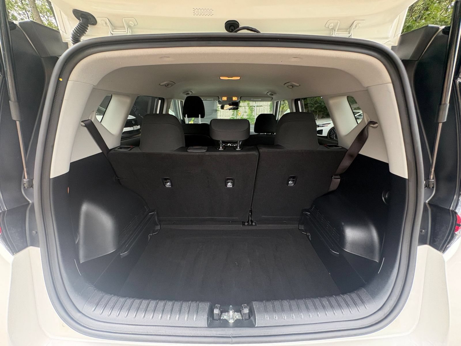 Used 2025 Kia Soul LX w/ LX Technology Package FWD image 28