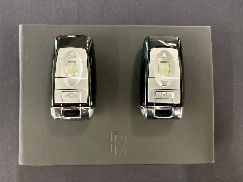 Used 2020 Rolls-Royce Wraith RWD image 28