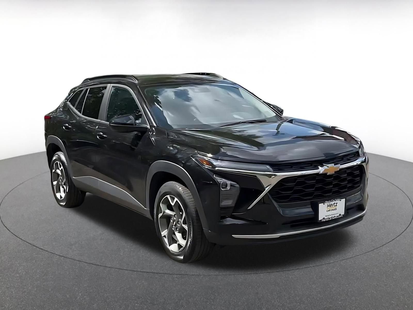 Used 2025 Chevrolet Trax LT image 3