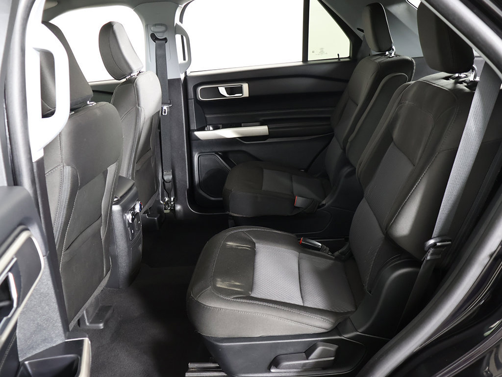 Used 2023 Ford Explorer XLT AWD/4WD image 34