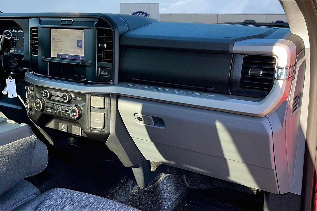 New 2026 Ford F350 XLT w/ FX4 Off-Road Package image 25