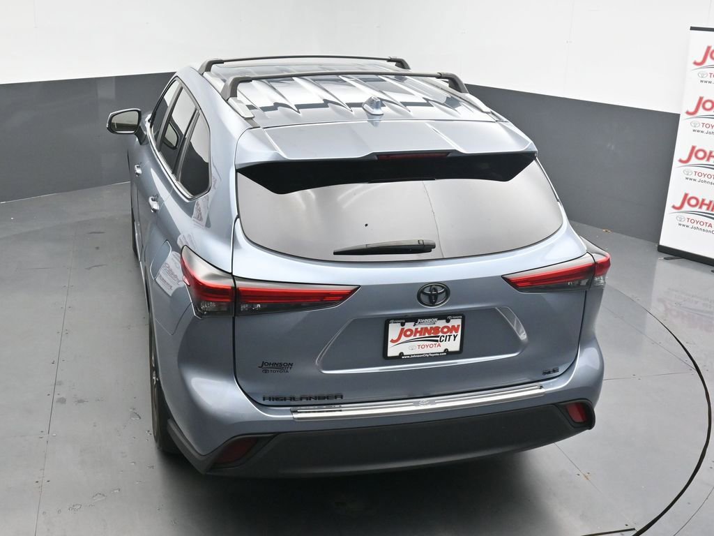 Used 2023 Toyota Highlander XLE FWD image 33