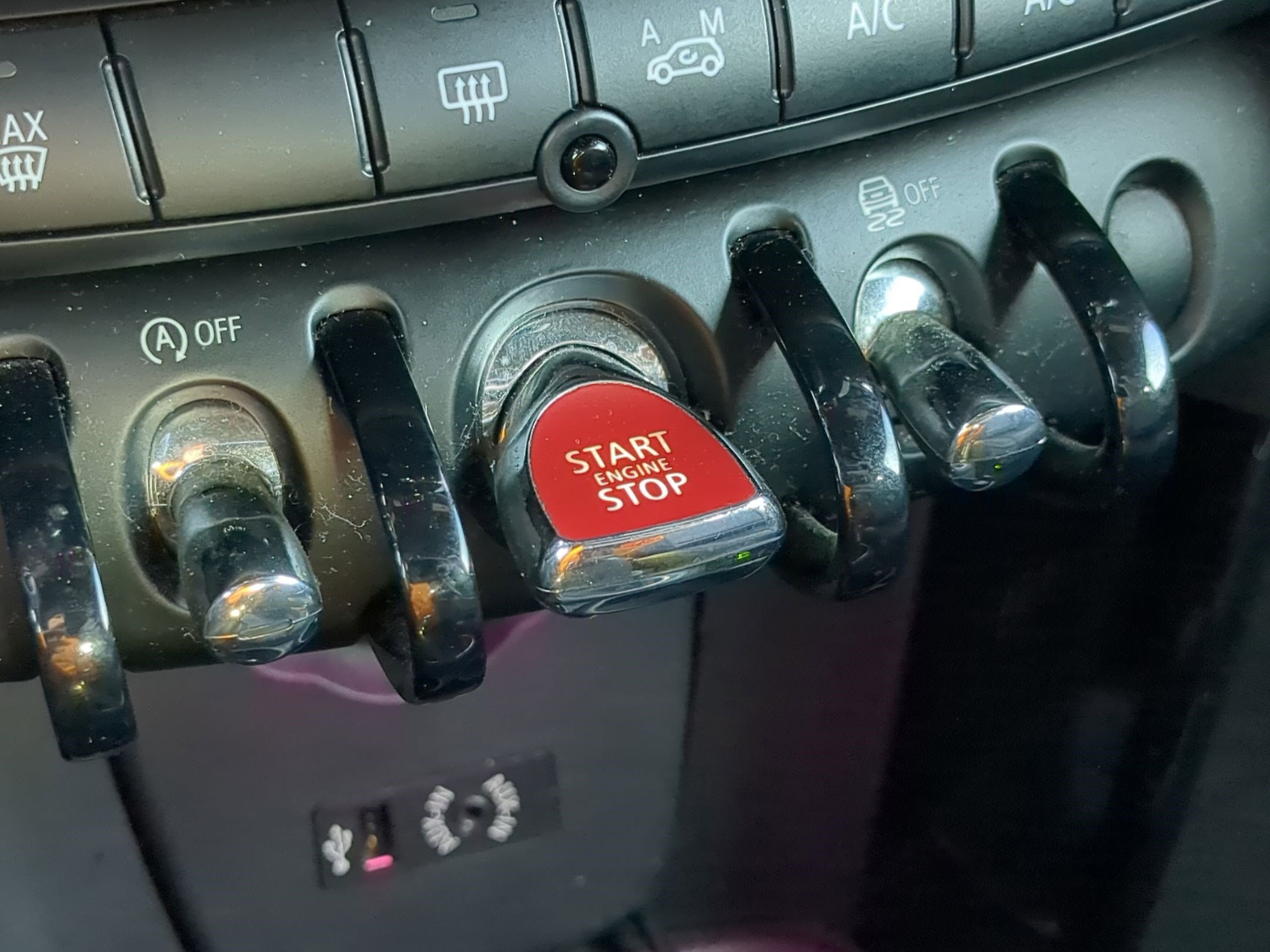 Used 2015 MINI Cooper 2-Door Hardtop image 21