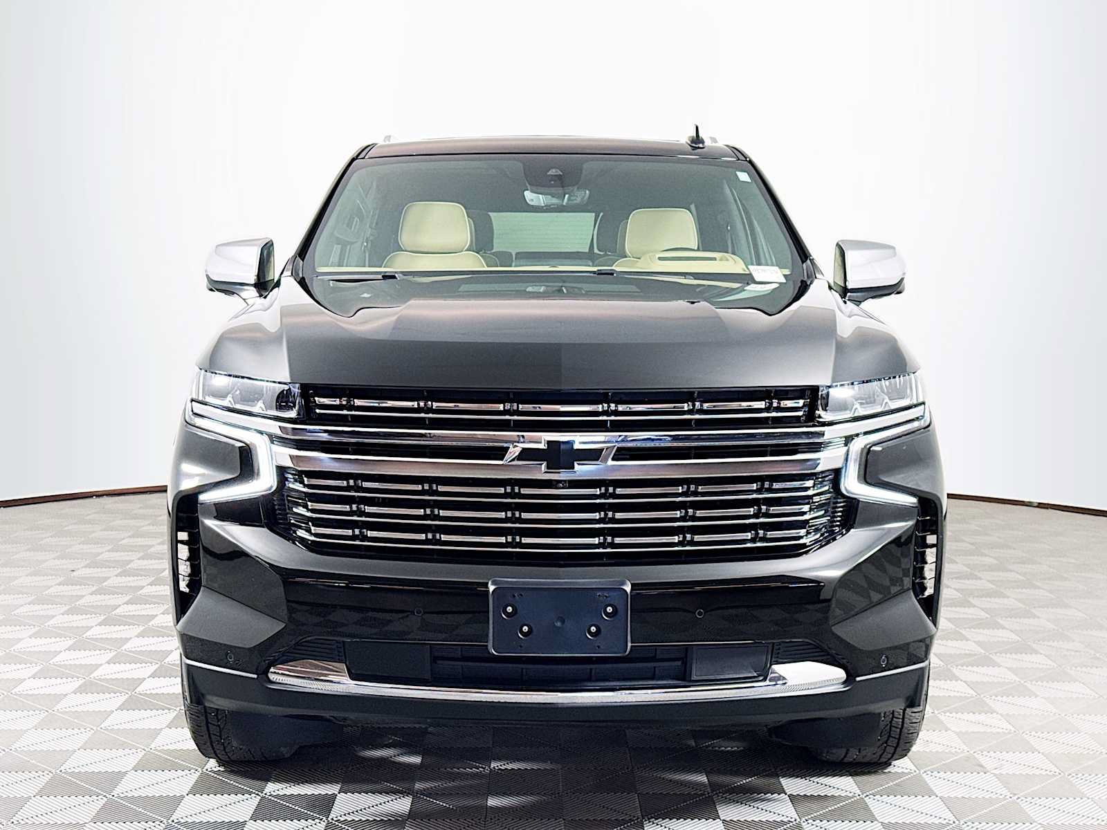 Used 2023 Chevrolet Tahoe Premier AWD/4WD image 2