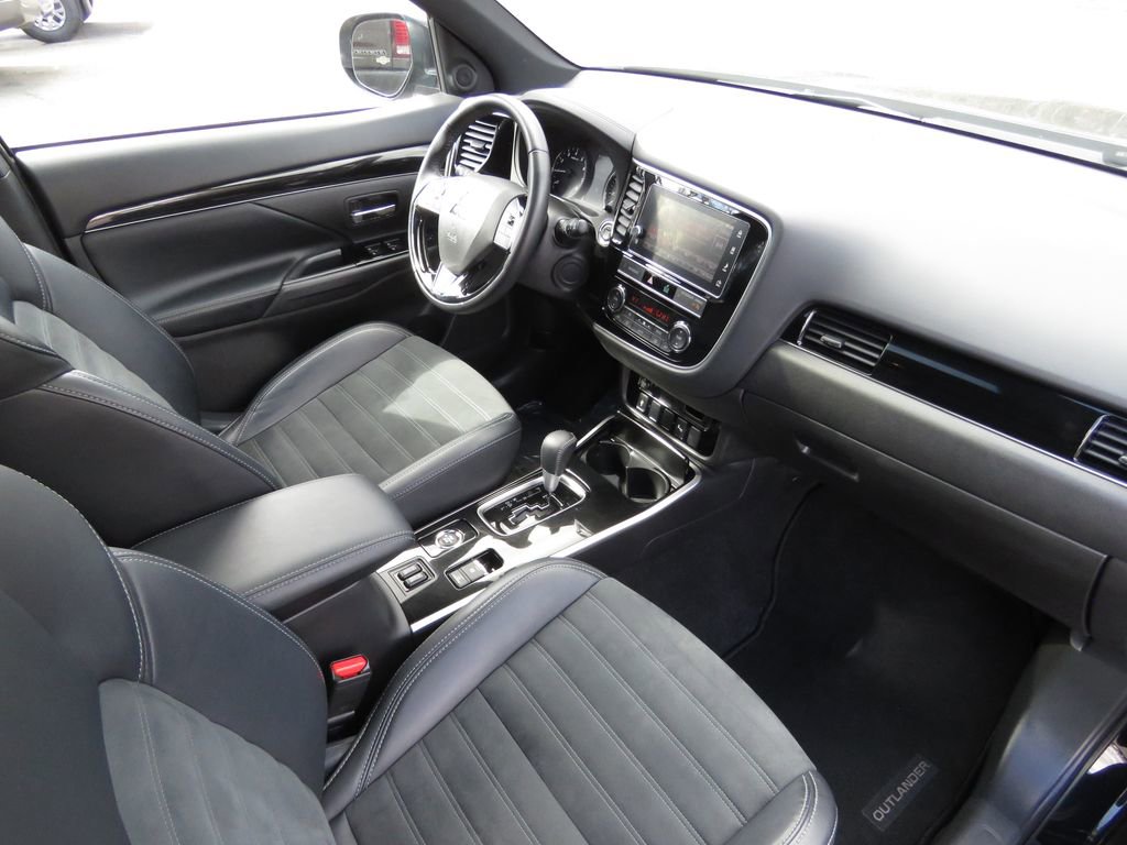 Used 2019 Mitsubishi Outlander SEL image 14