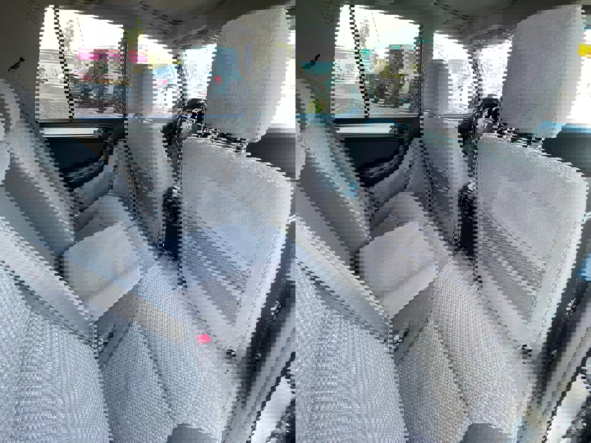 Used 2004 Toyota 4Runner SR5 AWD/4WD image 21