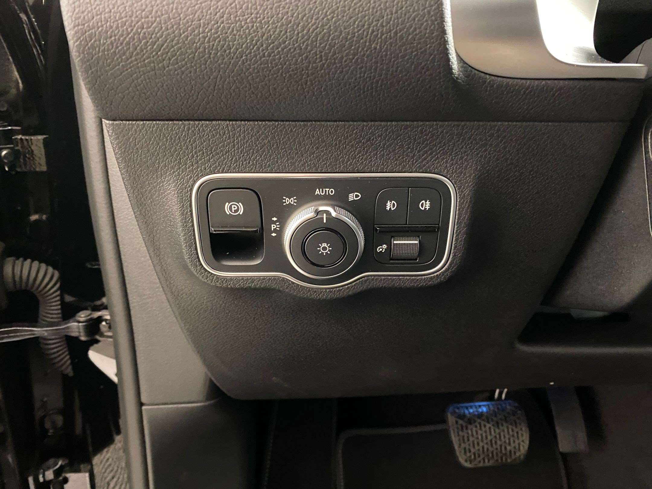 Certified 2025 Mercedes-Benz GLB 250 4MATIC image 17