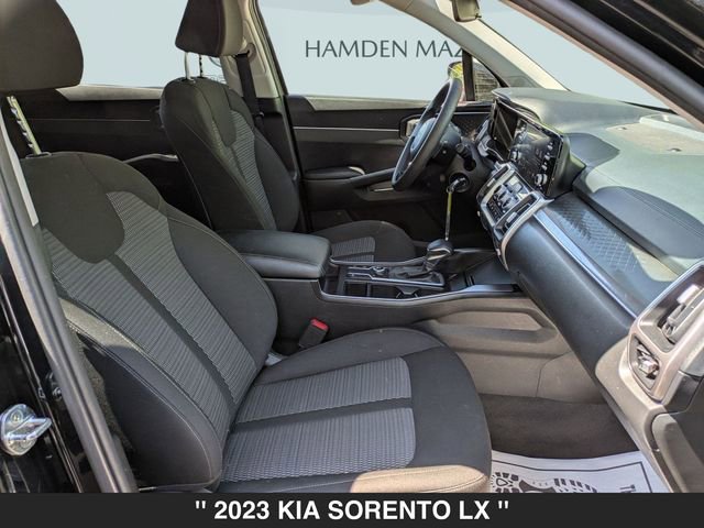 Used 2023 Kia Sorento LX image 30