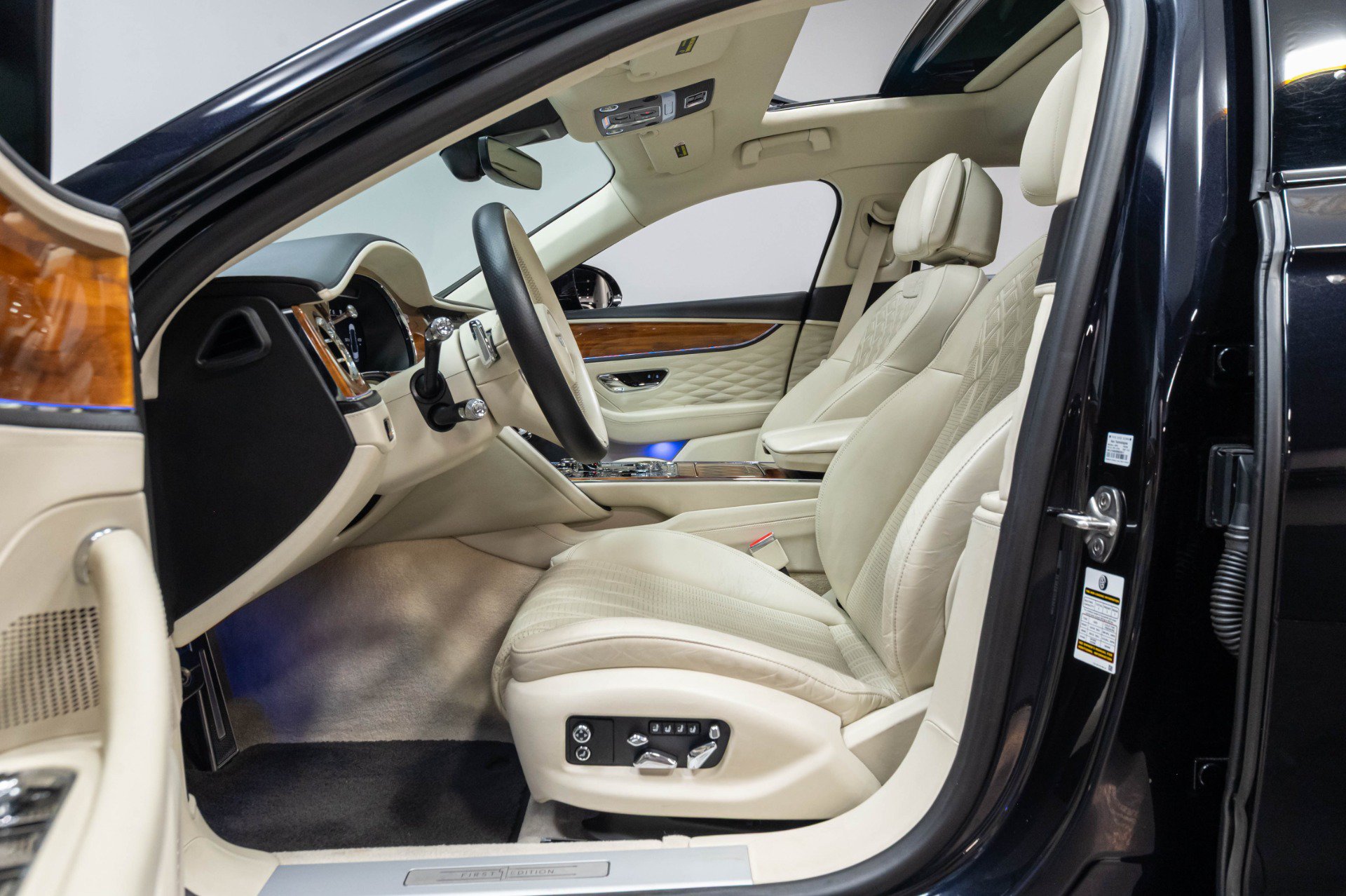 Used 2021 Bentley Flying Spur W12 AWD/4WD image 15