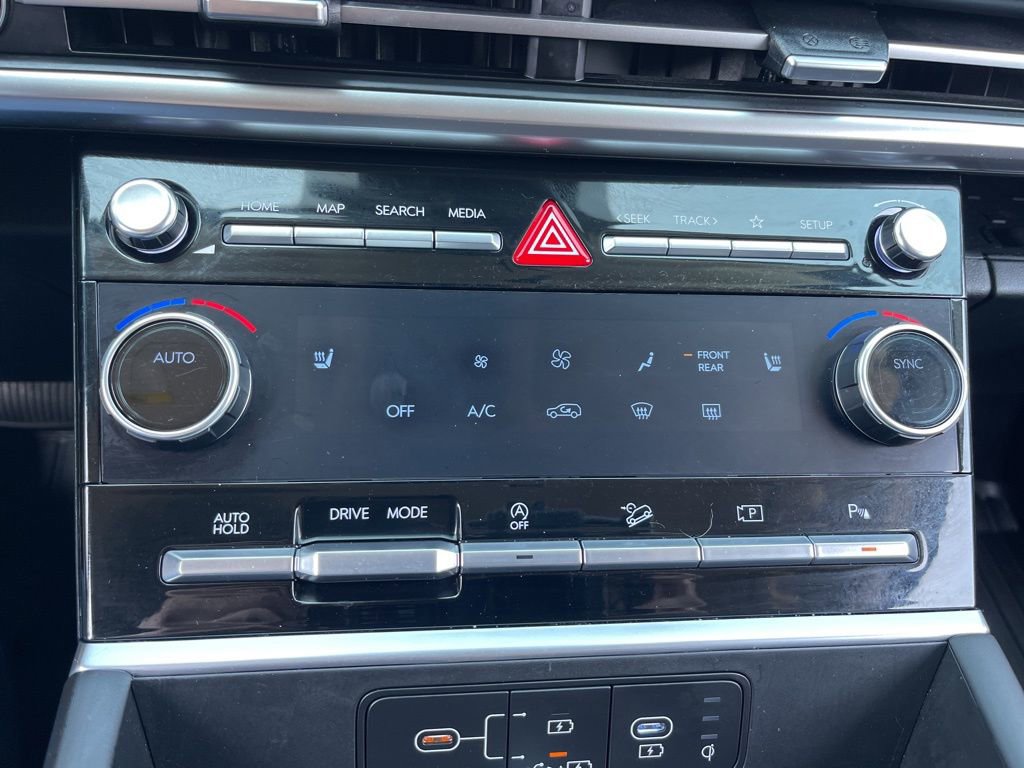 Certified 2025 Hyundai Santa Fe SEL image 12