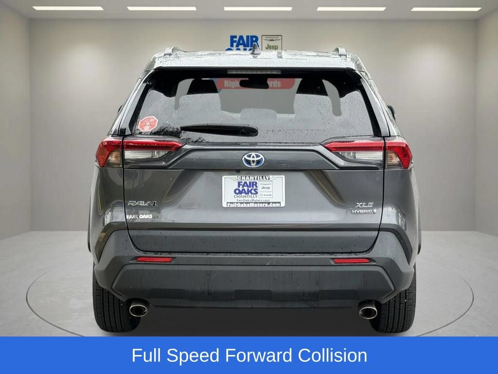 Used 2022 Toyota RAV4 XLE Premium AWD/4WD image 9