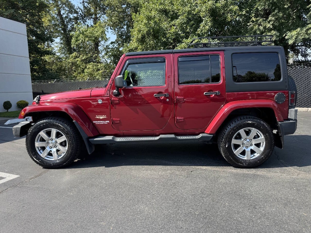 Used 2013 Jeep Wrangler Unlimited Sahara w/ Connectivity Group AWD/4WD image 2