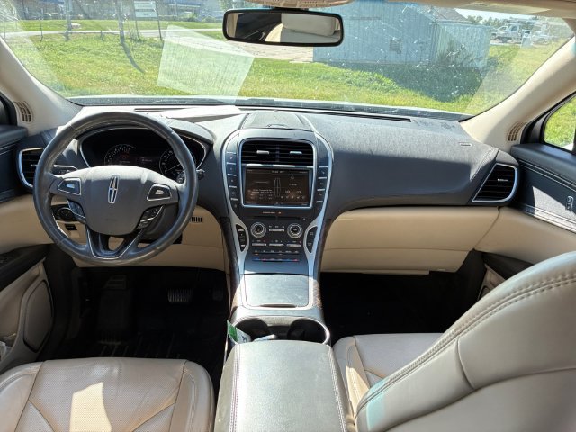 Used 2016 Lincoln MKX Reserve w/ Technology Package AWD/4WD image 13