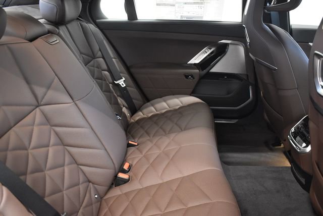 New 2026 BMW 740i xDrive w/ Premium Package AWD/4WD image 17
