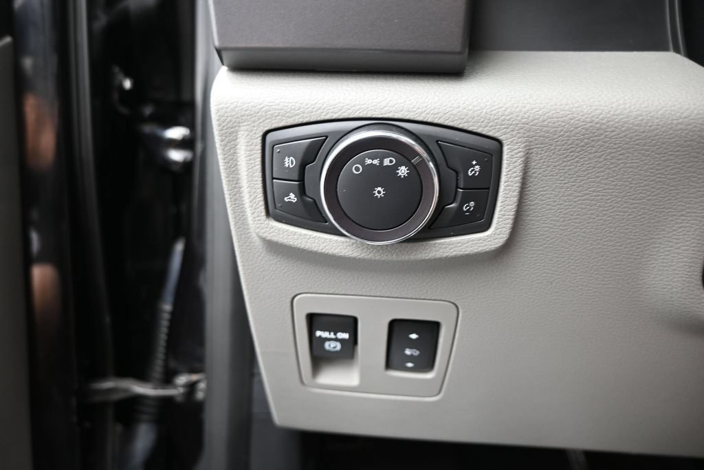 Used 2019 Ford F150 XLT w/ Equipment Group 302A Luxury AWD/4WD image 12