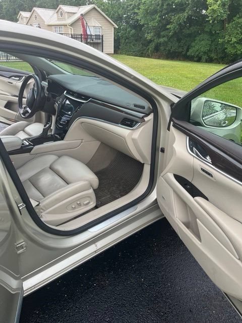 Used 2014 Cadillac XTS Luxury w/ Driver Awareness Package FWD image 8