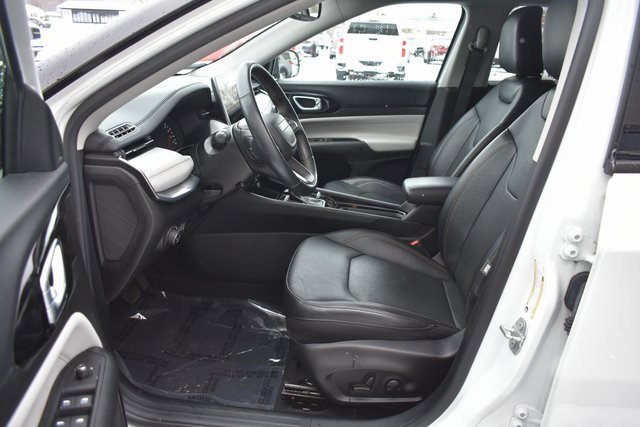 Used 2022 Jeep Compass Limited w/ Sun and Sound Group image 13